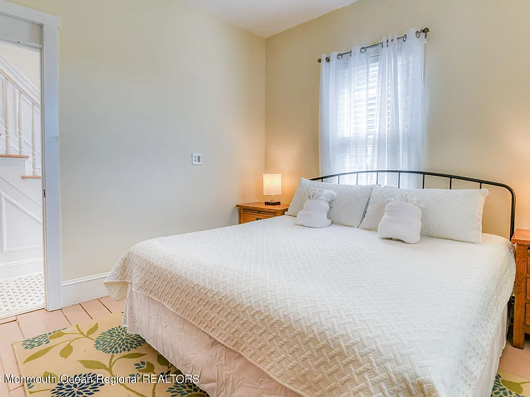 18 Abbott Ave #MAIN HOUSE — Photo 18