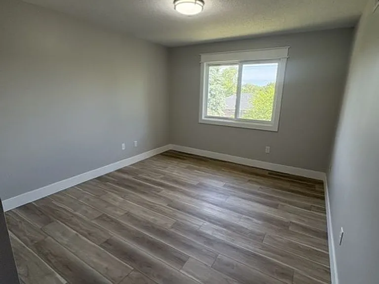 36 Plex - Village Green Apartments — Photo 42