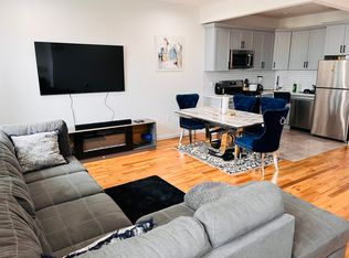 716 E 221st St #1, Bronx, NY 10467