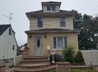 140 Cedar St, Valley Stream, NY 11580