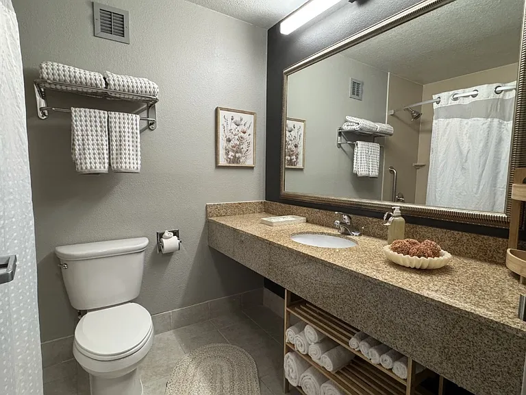 6175 W Grand Ave #1003 — Photo 4