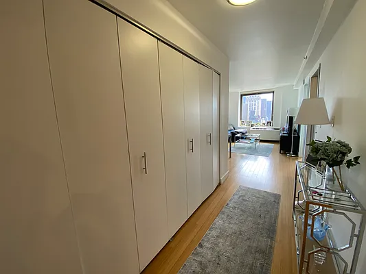 Sold by R New York | media 5