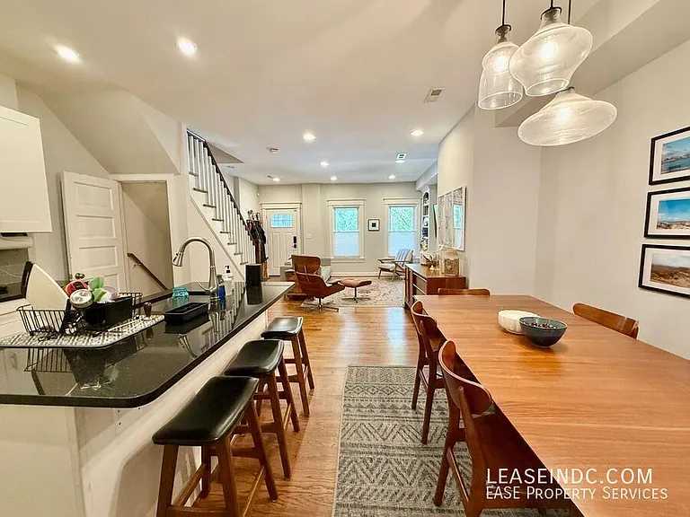 1414 Oak St NW — Photo 9