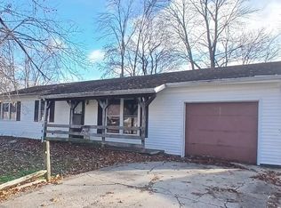 1105 Bradley Ln, Carterville, IL 62918