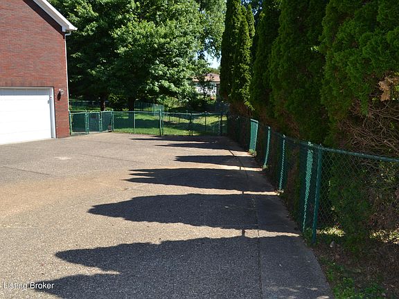 5th image of 6706 Crispa Ct