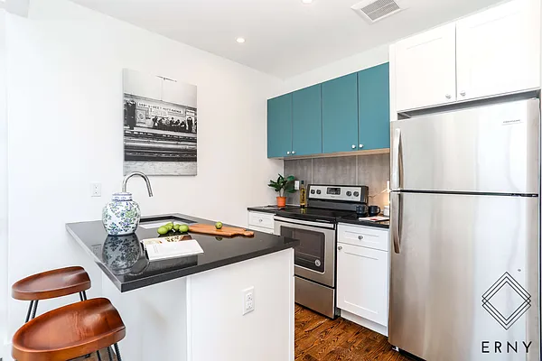 Rented by ERNY LLC | media 25