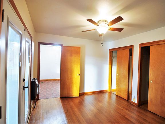 3rd image of 1111 Retlaw St NW