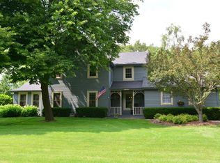 21360 Red Fox Dr, Brookfield, WI 53045