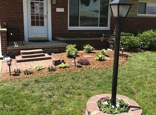 28163 Brush St, Madison Heights, MI 48071