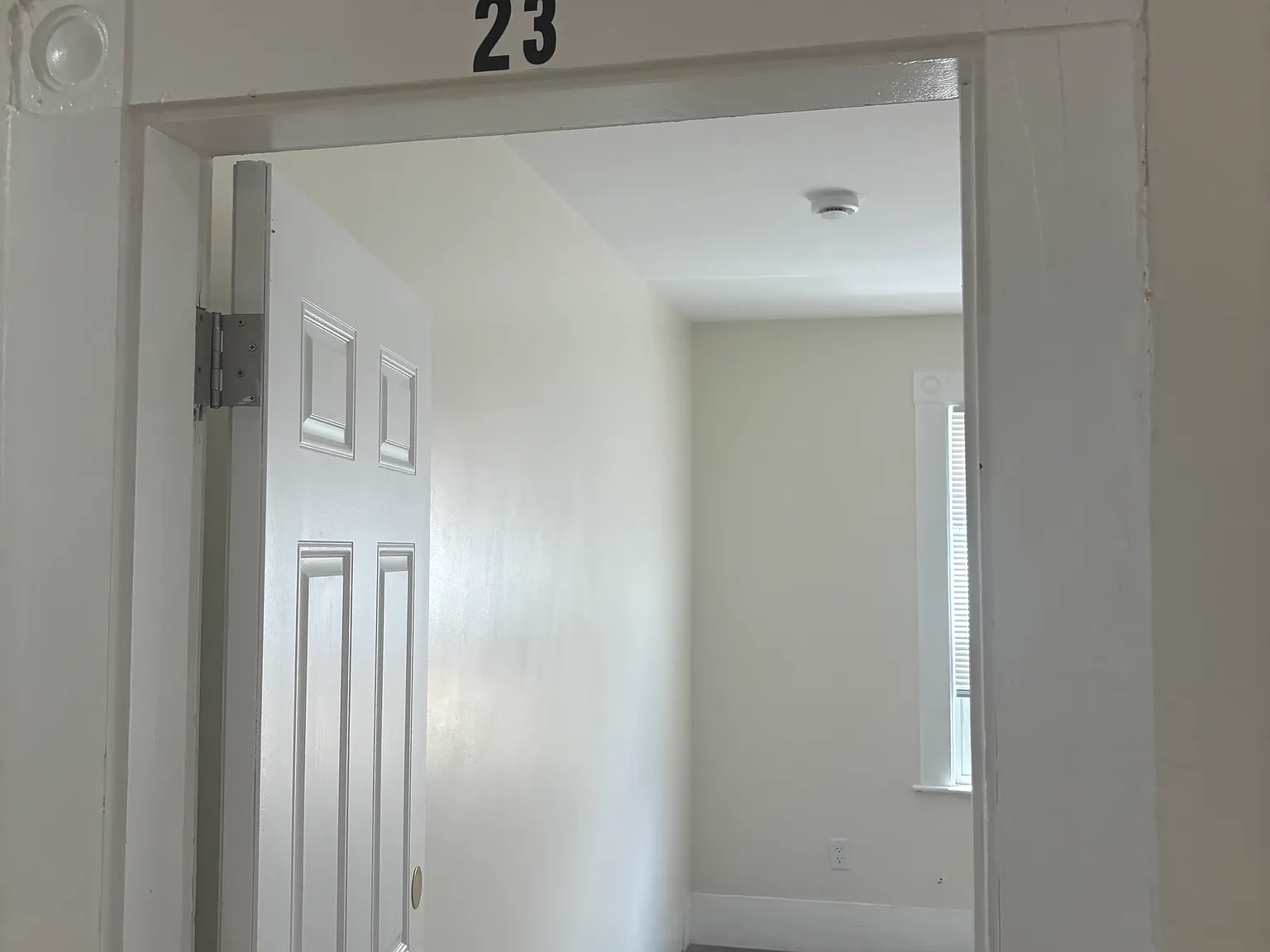 Studio, $1,200 — Photo 4