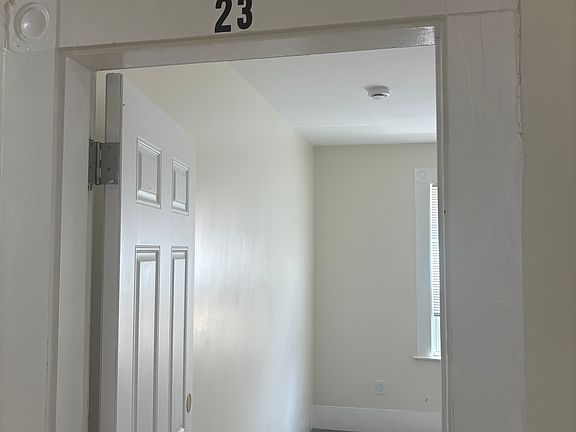 4th image of 10 Howard St #23