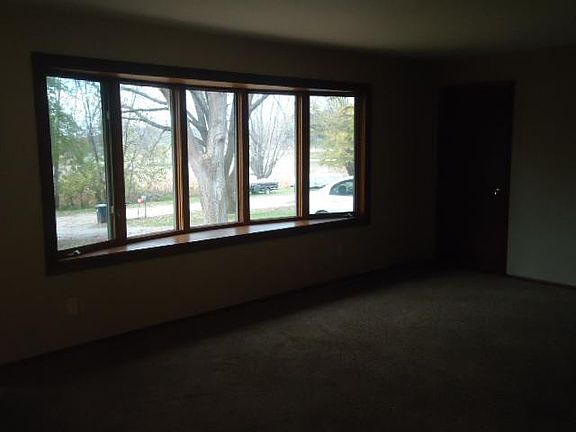 4th image of 185 E Plaza Park