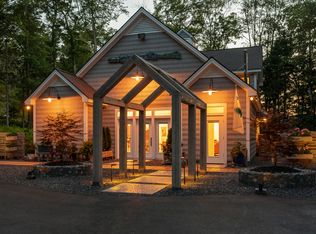 98 Meadow Cove Rd, Boothbay, ME 04537