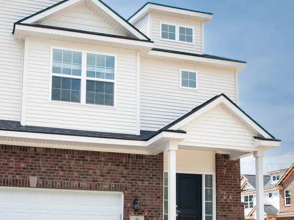 5 Grandview Cir, White Lake, MI 48386