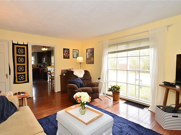 5th image of 2426 Baur Dr