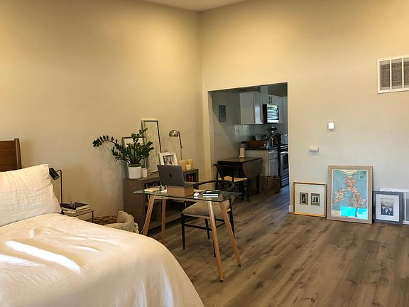 4th image of 11624 Gorham Ave #9