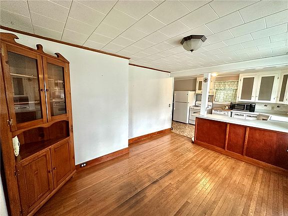 3rd image of 1707 Cartown Rd