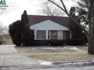 14081 Winchester St, Oak Park, MI 48237