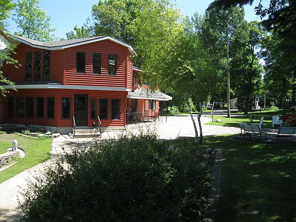 5th image of 15010 Walnut Ln