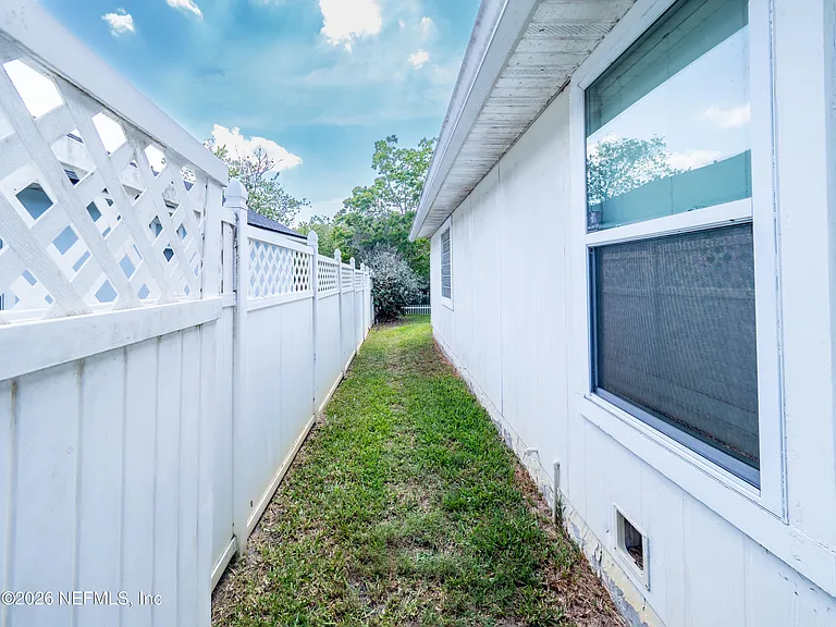 2704 Coachman Lakes Dr — Photo 5