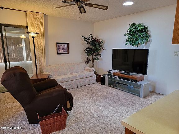 4th image of 3708 N Michigan Ave
