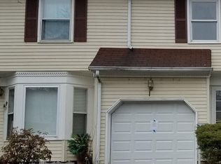 2 Carriage Ln #2, Englishtown, NJ 07726