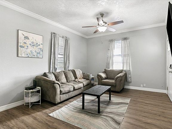 5th image of 3008 Maple Ave