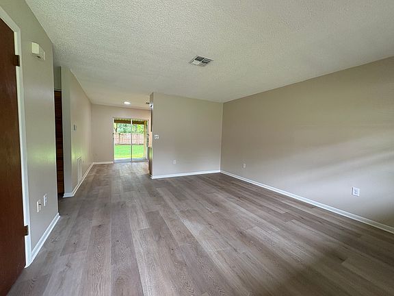 4th image of 20015 Suncrest Dr