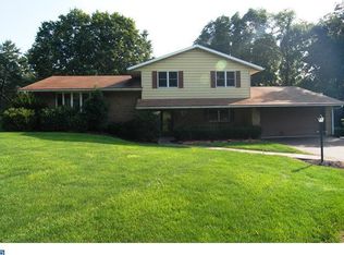 2915 Leiszs Bridge Rd, Reading, PA 19605