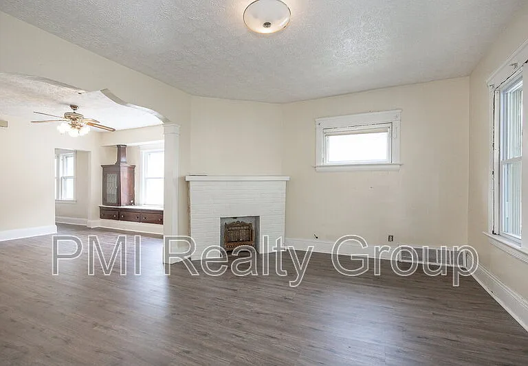 1459 E 134th St #UP — Photo 1