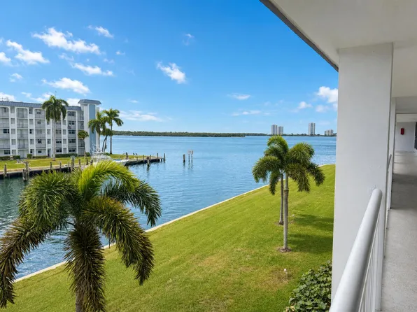 111 Shore Court #302, North Palm Beach, FL 33408