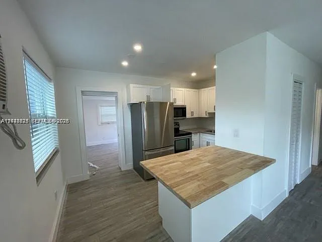 2048 NE 168th St #3 — Photo 11