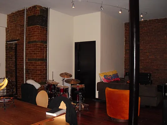 Rented by Nooklyn NYC LLC | media 14