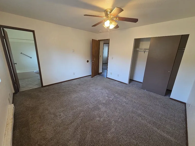180 Breakwater Dr — Photo 5