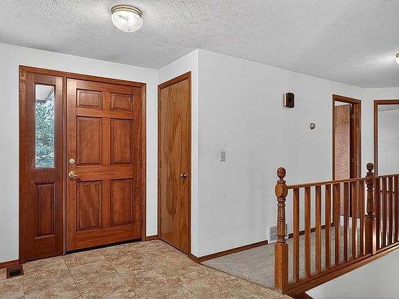 3rd image of 4805 E Jaremko Dr