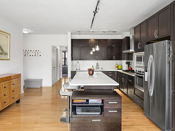 3rd image of 11 W 104th St APT 4B