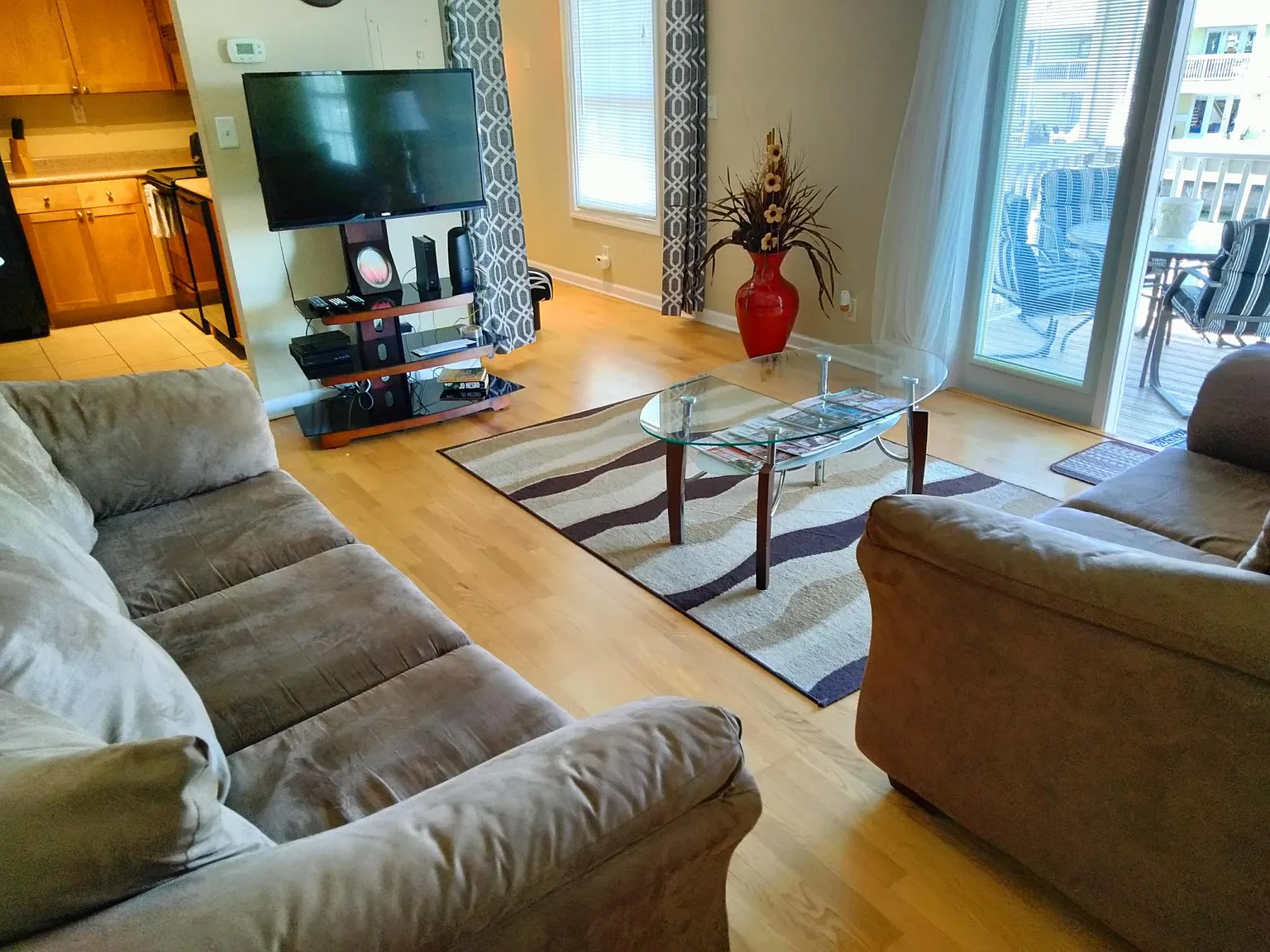 1 bed, 823 sqft, $2,250 — Photo 3