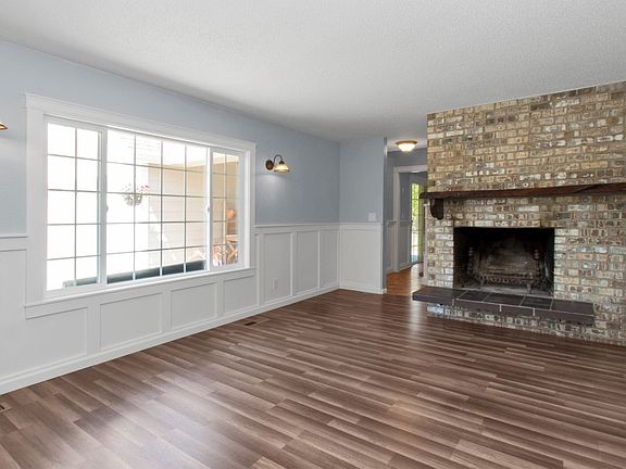 5th image of 3030 Cloverfield Dr SE