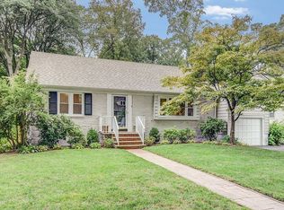 38 Chestnut Hill Pl, Glen Ridge, NJ 07028