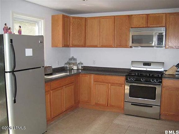 2nd image of 12 Bent Oak Rd