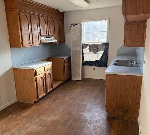 4th image of 1058 Farm Pond Ln