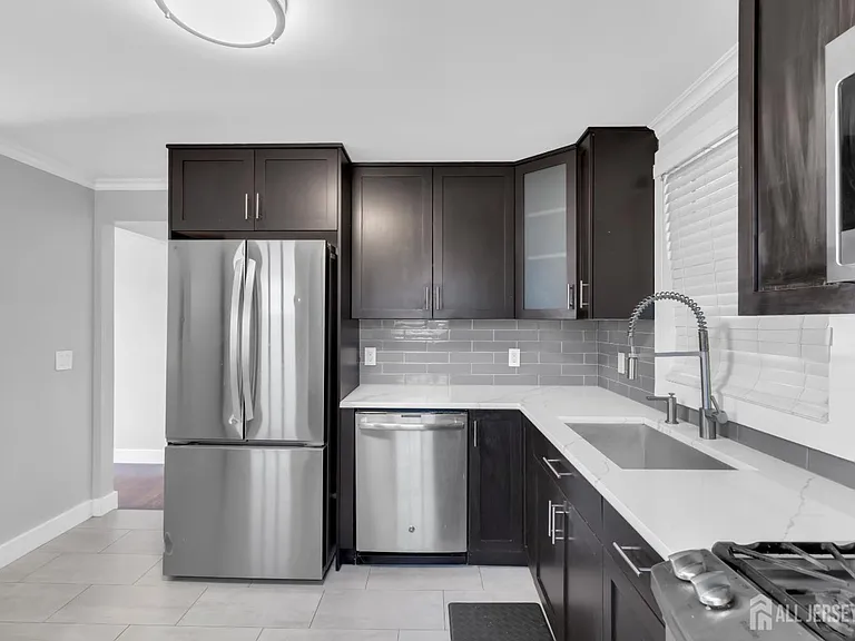 20 Burnet St — Photo 13