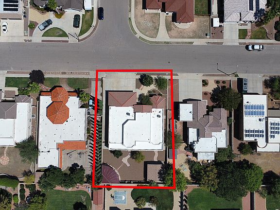 3rd image of 724 Kapriz Ave