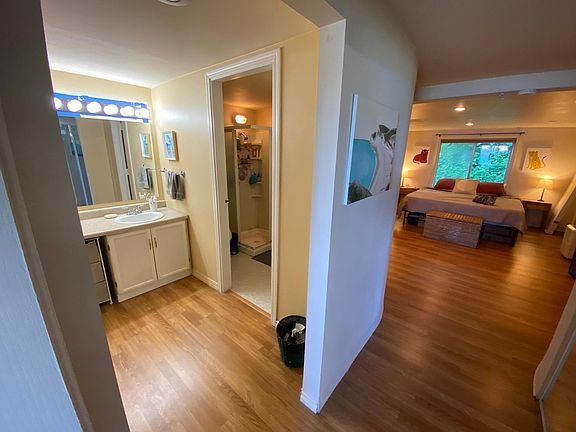 Bathroom connected to large bedroom #1