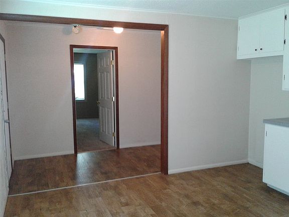4th image of 1614 E Cedar Ave