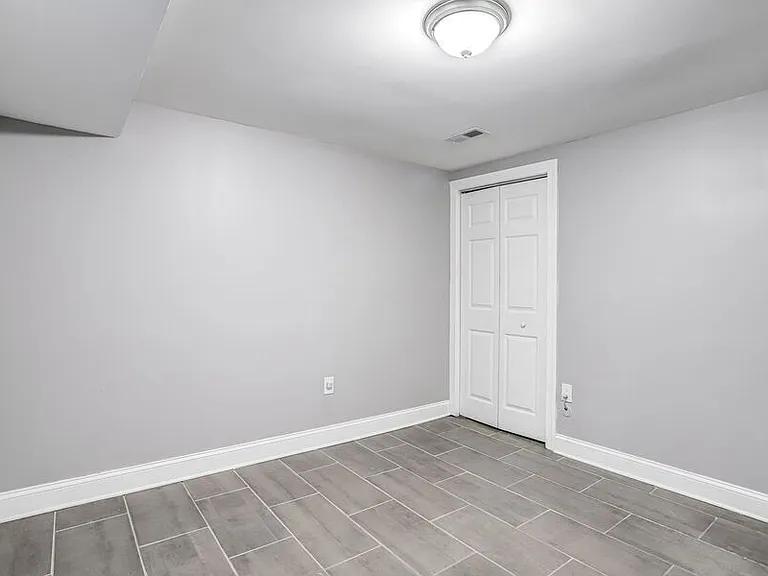 812 Burns St SE — Photo 24