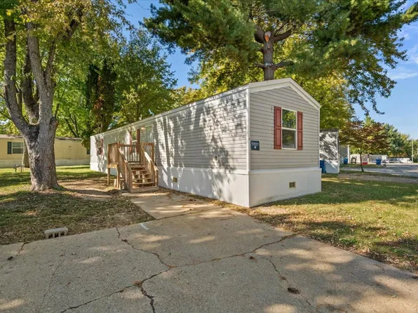 6 Amos Valley Dr, Springfield, IL 62702