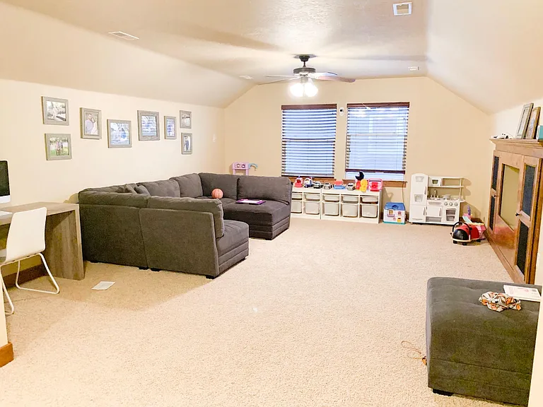 880 W Bacall St — Photo 17
