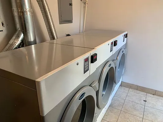 Sold by Robin Shapiro, LREB | media 8