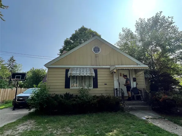 3116 Mackinaw St, Saginaw, MI 48602
